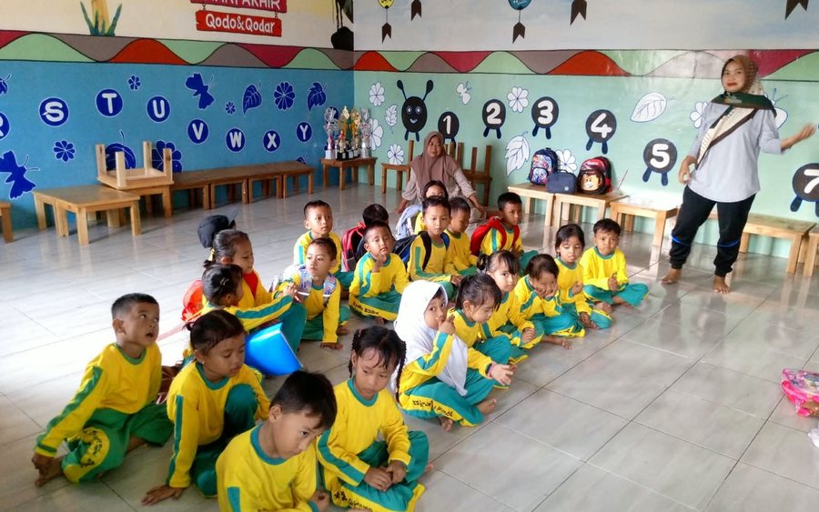 Foto kegiatan anak-anak KB/TK Miftahul Huda Pakuning